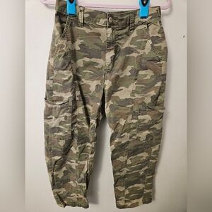 American Eagle Outfitters NWOT Lightweight Camouflage Cargo Pants
